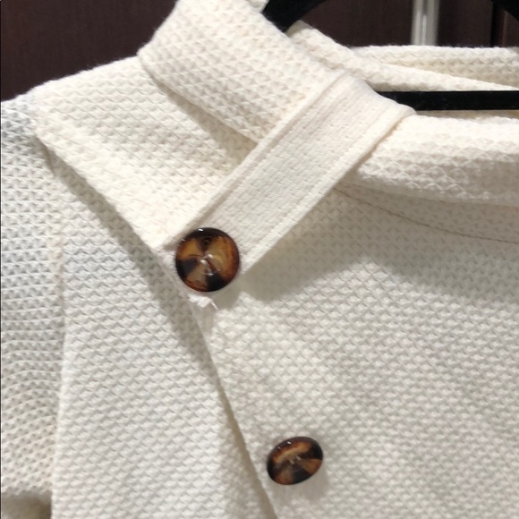 Cream Sweater size Medium. No tags, never worn. - Picture 2 of 7